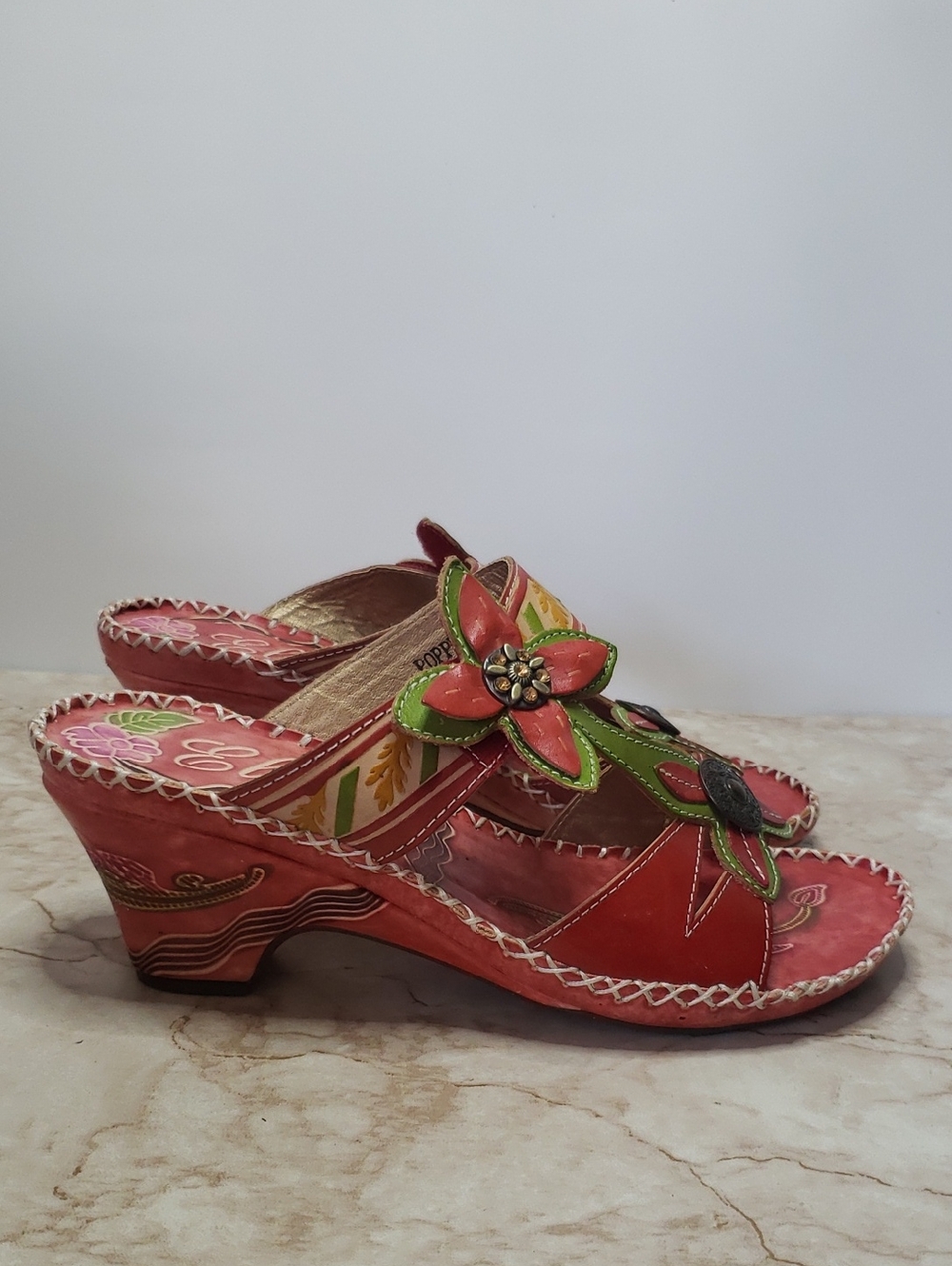 Elite By Corkys  Women's Floral Red Leather Slide Sandals with Green Accents 8 - Picture 3 of 7